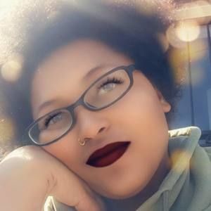 Meet your Posher, Desiree